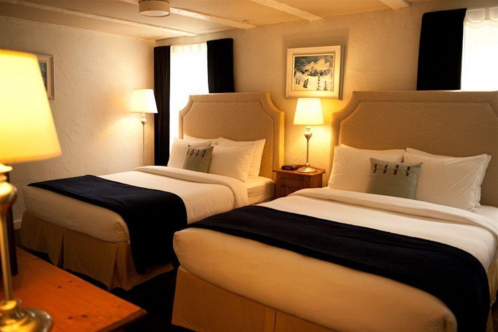 Auberge Sous L'Edredon B&B Saint-Sauveur-des-Monts 外观 照片