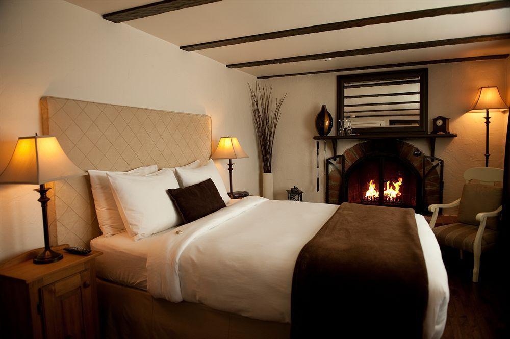 Auberge Sous L'Edredon B&B Saint-Sauveur-des-Monts 外观 照片