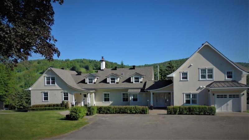 Auberge Sous L'Edredon B&B Saint-Sauveur-des-Monts 外观 照片