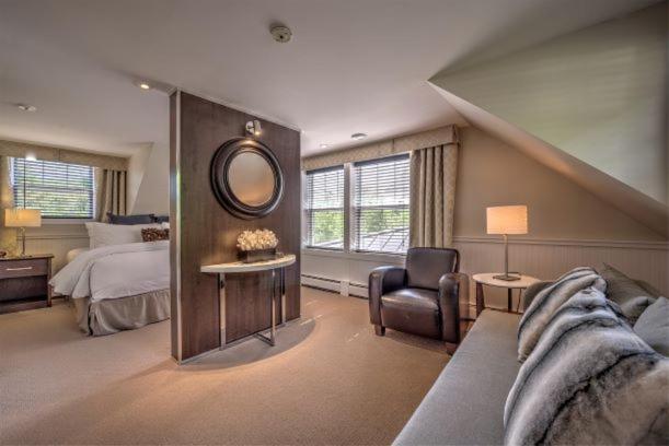 Auberge Sous L'Edredon B&B Saint-Sauveur-des-Monts 外观 照片
